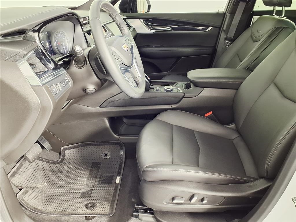 2024 Cadillac XT5 Premium Luxury White at AutoSavvy Houston Northwest