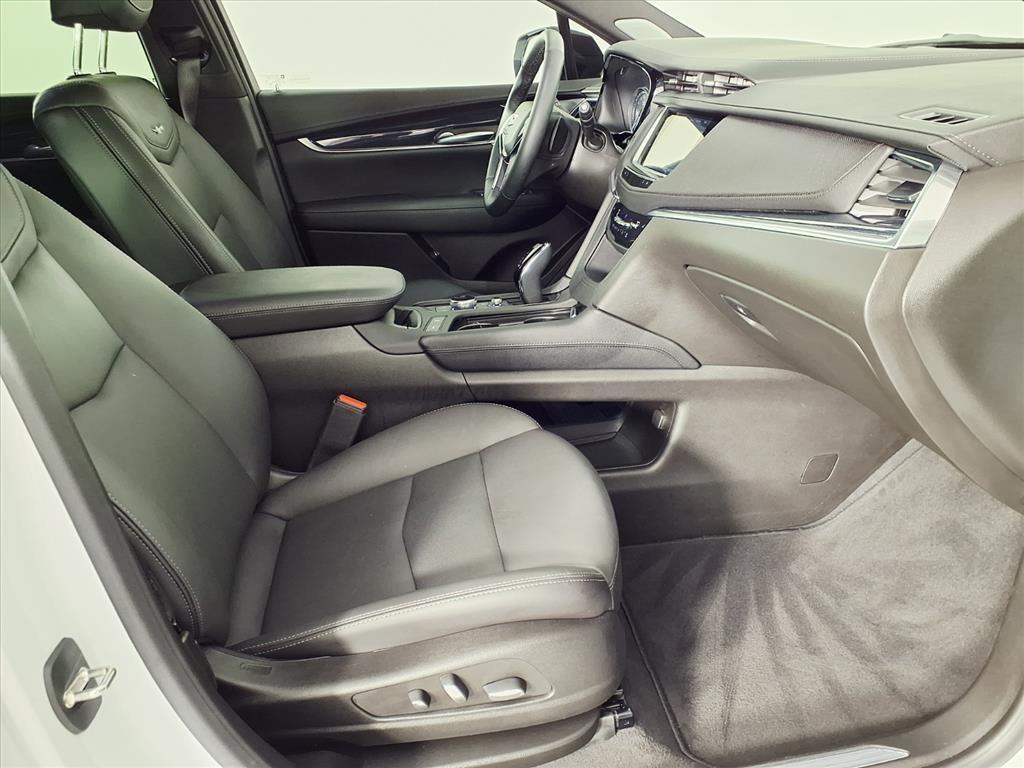 2024 Cadillac XT5 Premium Luxury White at AutoSavvy Houston Northwest