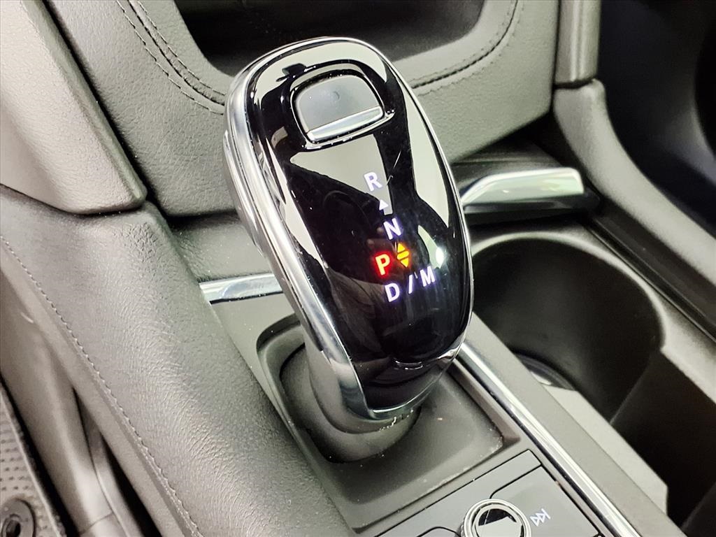 2024 Cadillac XT5 Premium Luxury White at AutoSavvy Houston Northwest