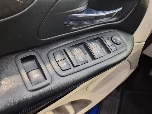 2020 Dodge Grand Caravan SE - 11