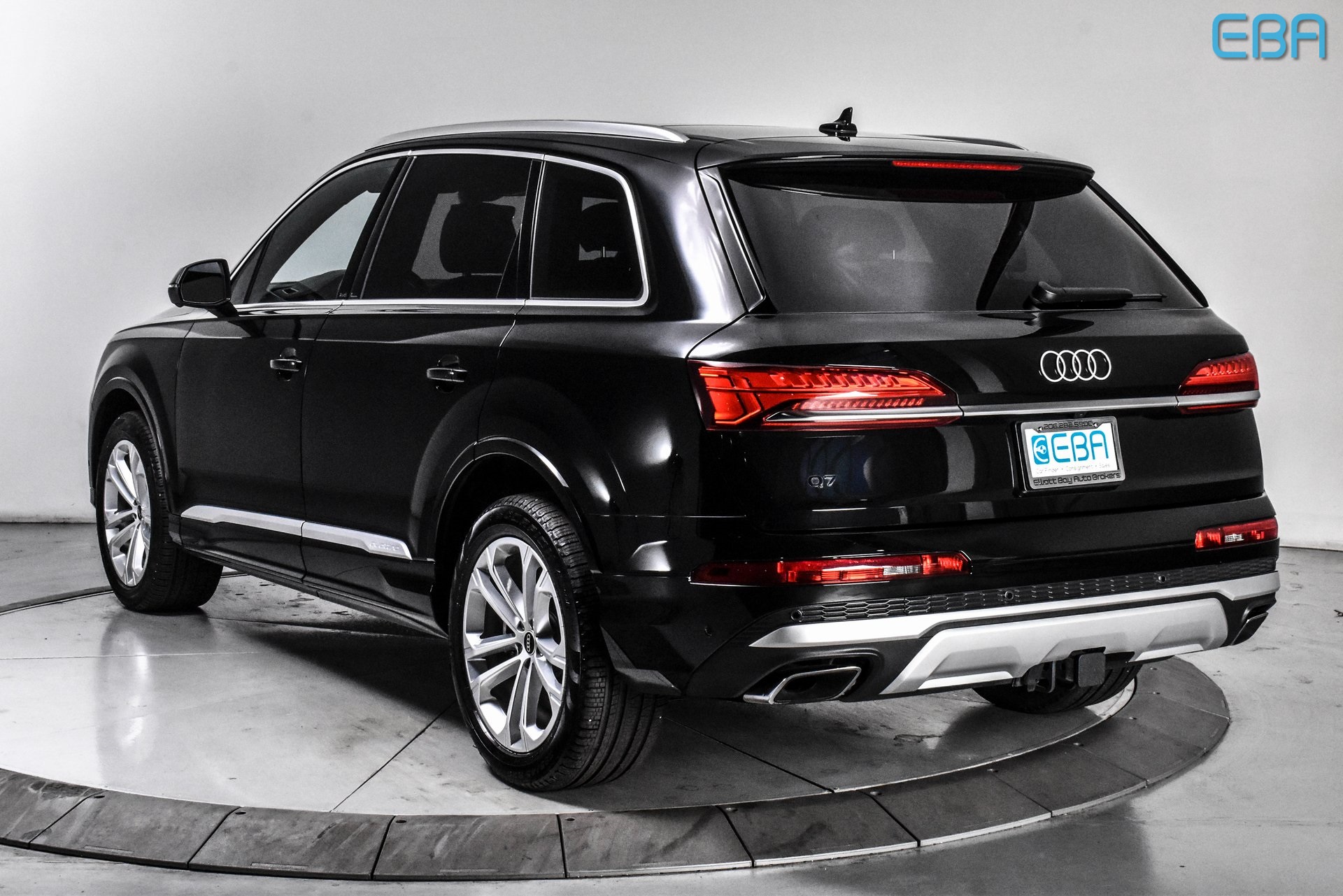 2025 Audi Q7 55 Premium Plus photo 4