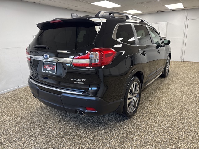 2022 Subaru Ascent Limited photo 3