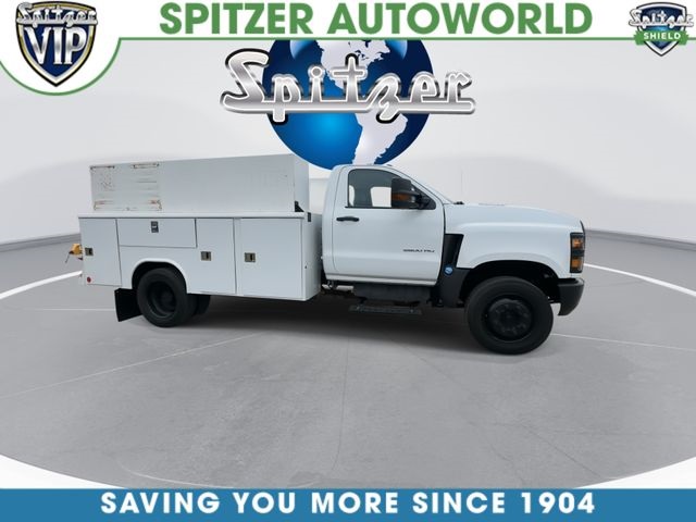 View vehicle photo 2