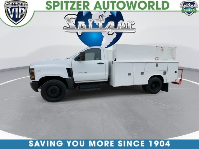 View vehicle photo 6