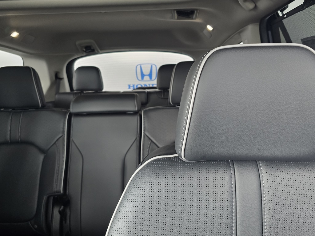 Thumbnail: 2025 Honda Pilot - 32