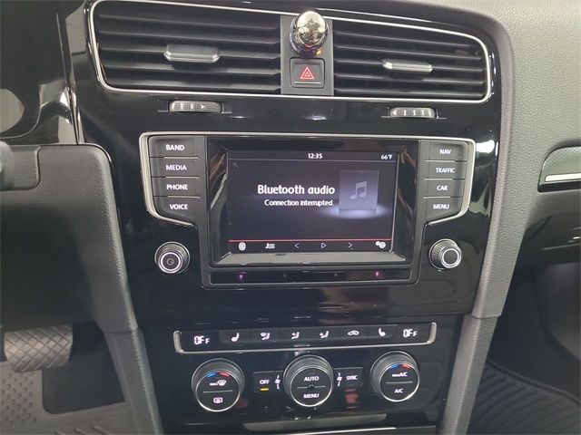 2015 – Volkswagen – Golf SportWagen