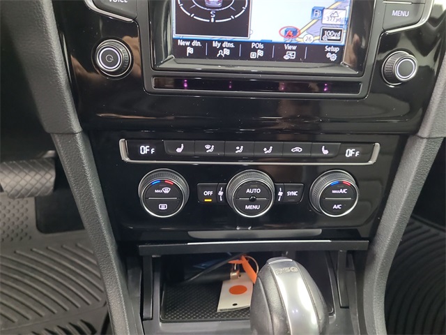 2015 – Volkswagen – Golf SportWagen