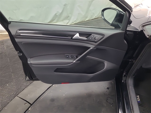 2015 – Volkswagen – Golf SportWagen