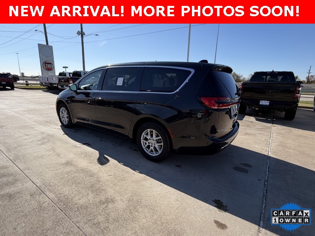 2023 Chrysler Pacifica Touring L Black at Mac Haik CDJR North Houston