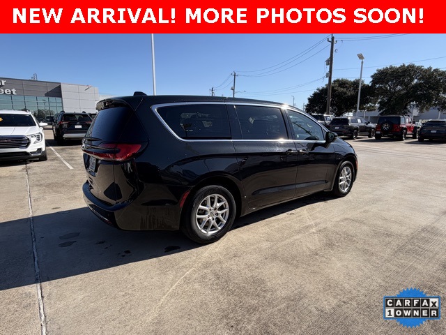 2023 Chrysler Pacifica Touring L Black at Mac Haik CDJR North Houston