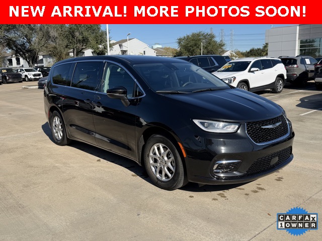2023 Chrysler Pacifica Touring L Black at Mac Haik CDJR North Houston