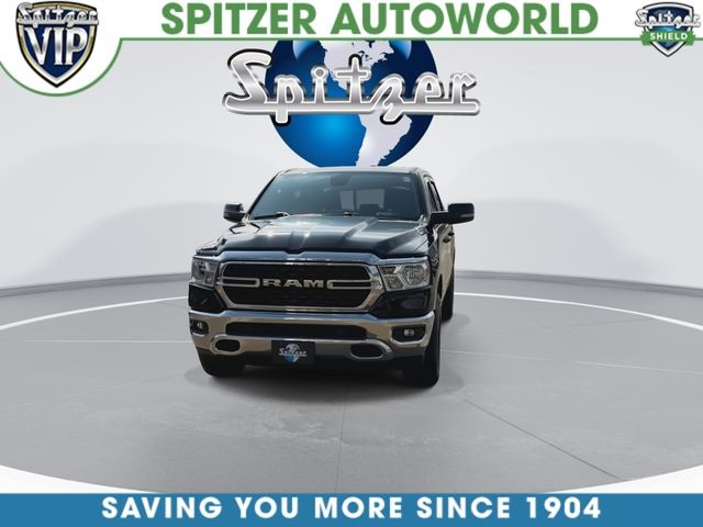 View vehicle photo 4