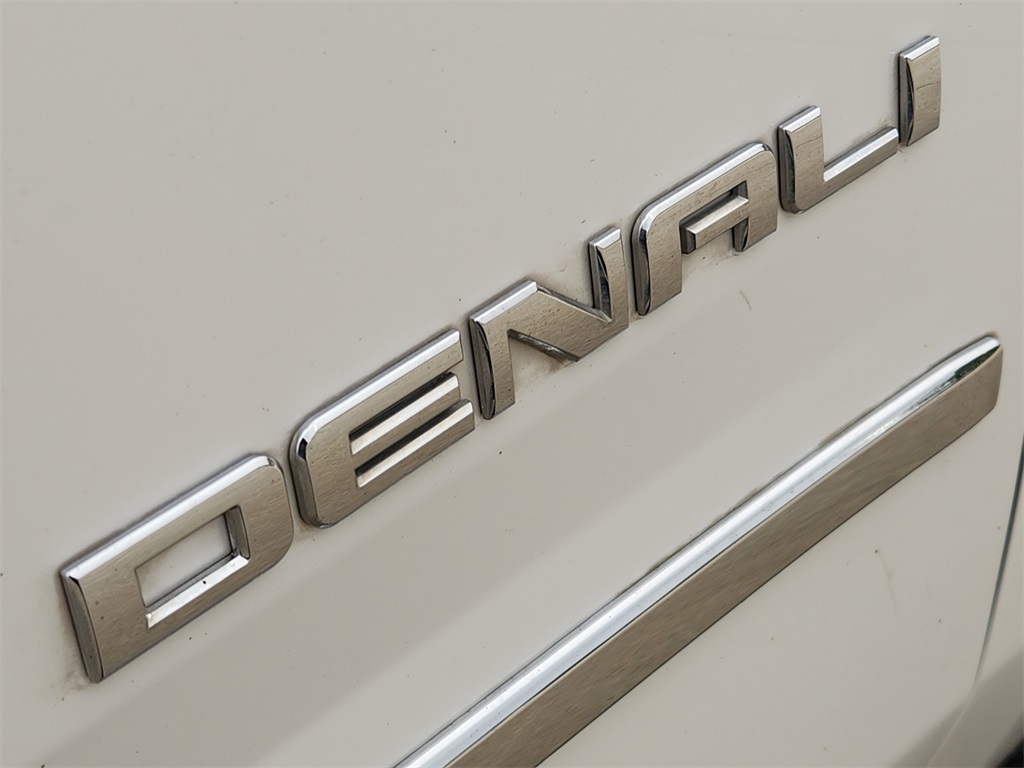 2017 GMC Yukon XL Denali White at Ultimate Motorsports