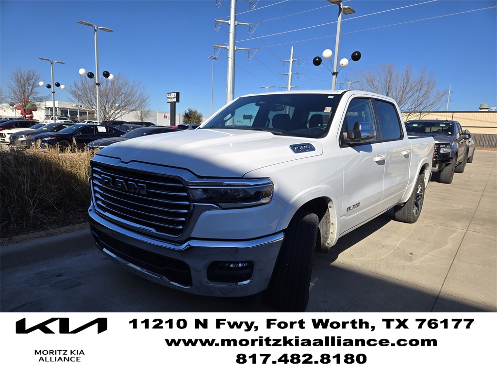 2025 RAM 1500 Laramie Crew Cab 4WD