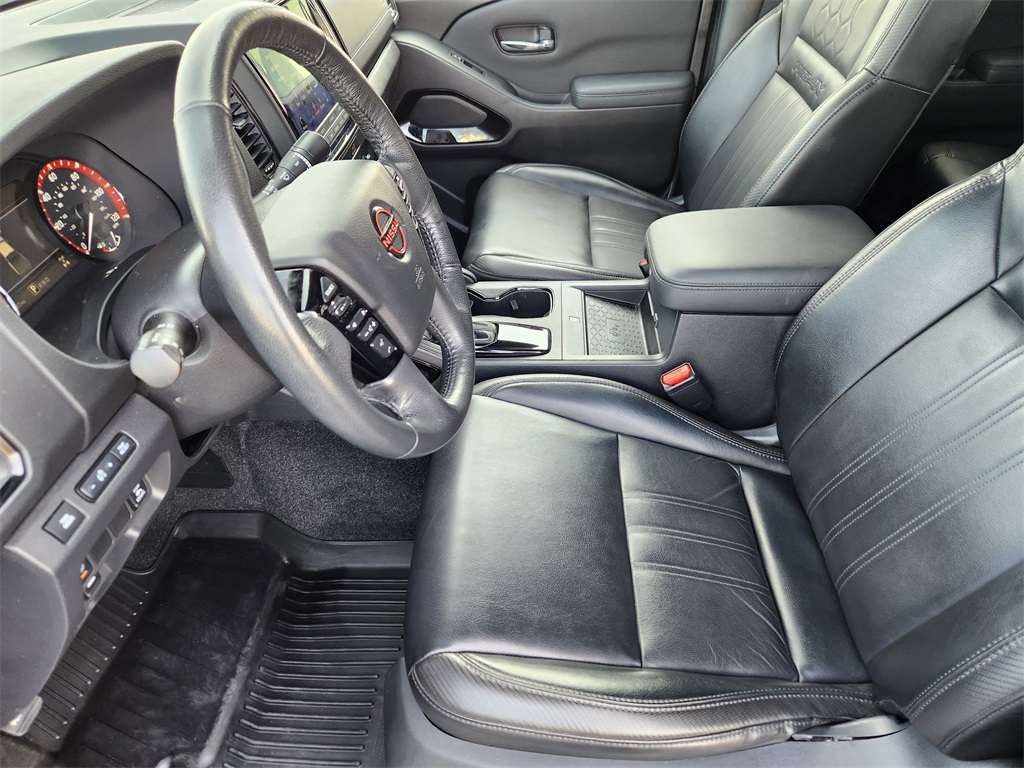 2022 Nissan Frontier PRO-4X - 11