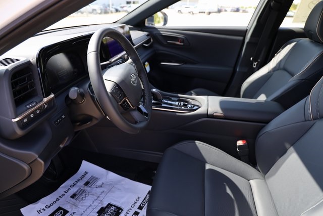 2025 Toyota Crown Signia XLE - 9