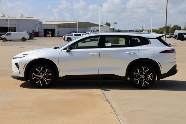 2025 Toyota Crown Signia XLE - 4