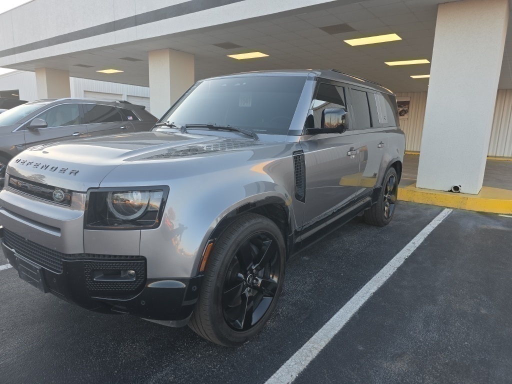 2024 Land Rover Defender 130 P400 X-Dynamic SE AWD