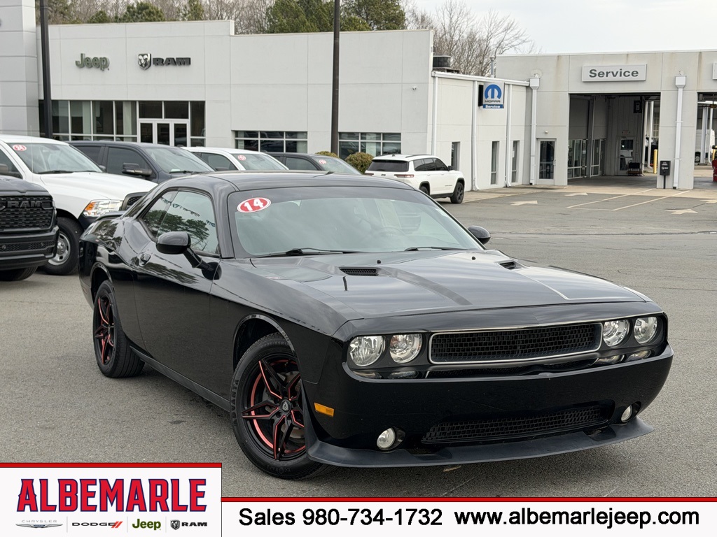 2014 Dodge Challenger SXT RWD