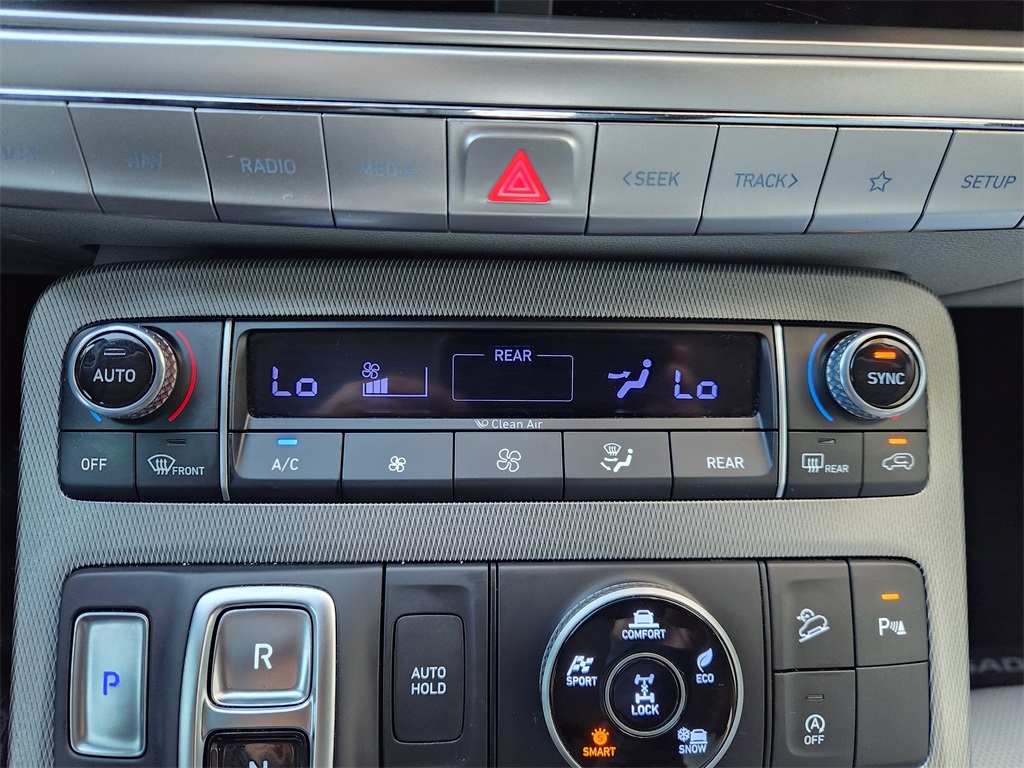 2022 Hyundai Palisade SEL Black at North Houston Mitsubishi