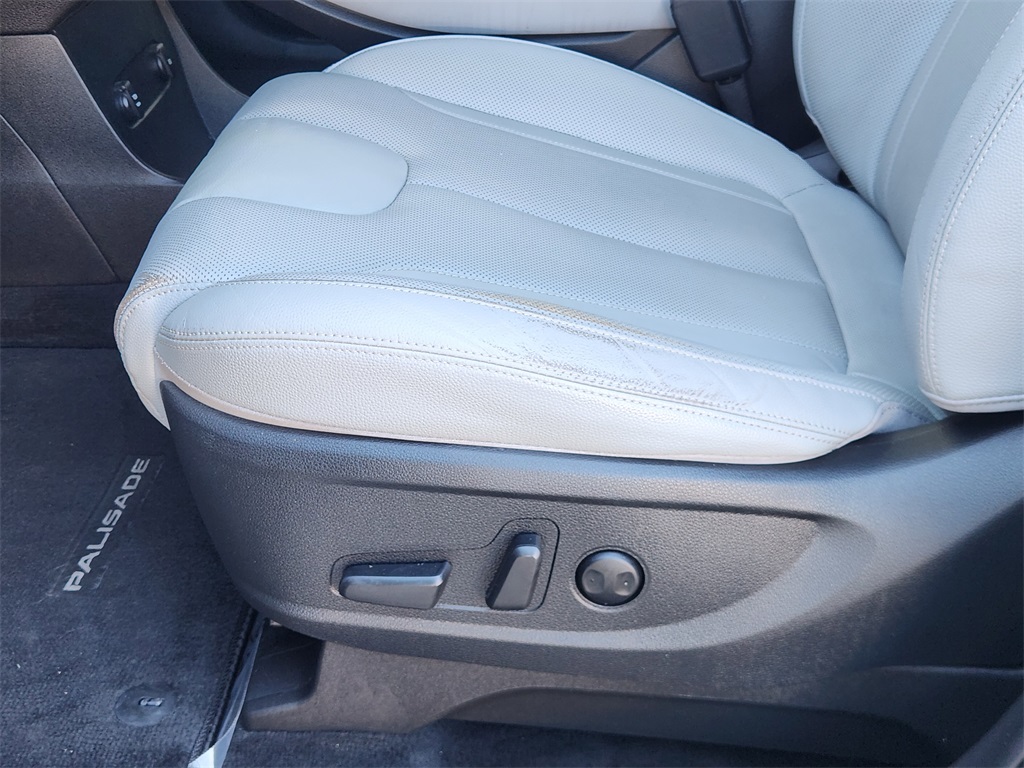 2022 Hyundai Palisade SEL Black at North Houston Mitsubishi