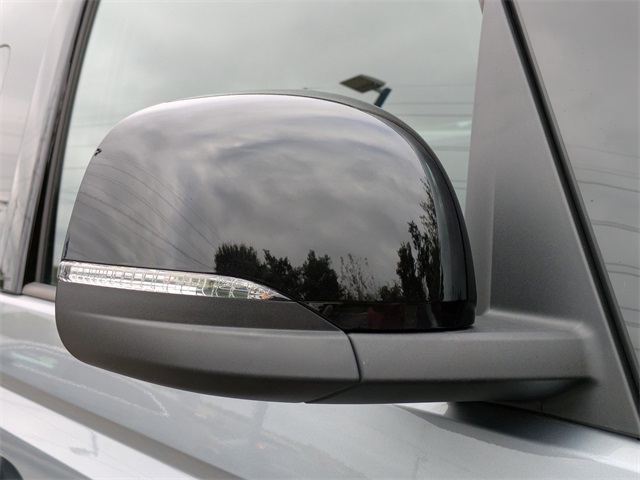 2025 Volkswagen ID. Buzz Pro S - 10