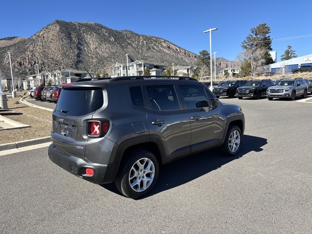 2017 Jeep Renegade Latitude North Edition photo 2