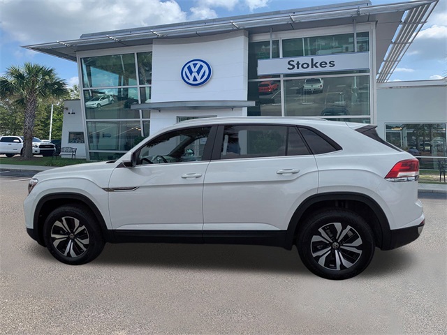 2026 Volkswagen Atlas Cross Sport 2.0T SE White at Stokes Volkswagen