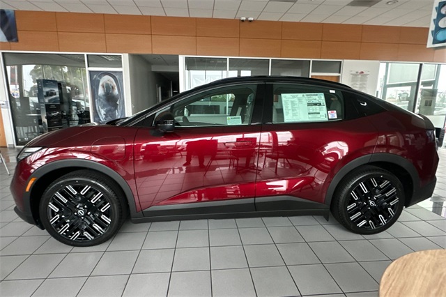 2026 Nissan Leaf photo 2