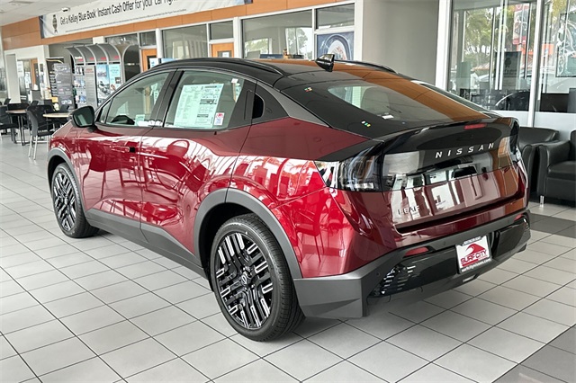 2026 Nissan Leaf photo 3