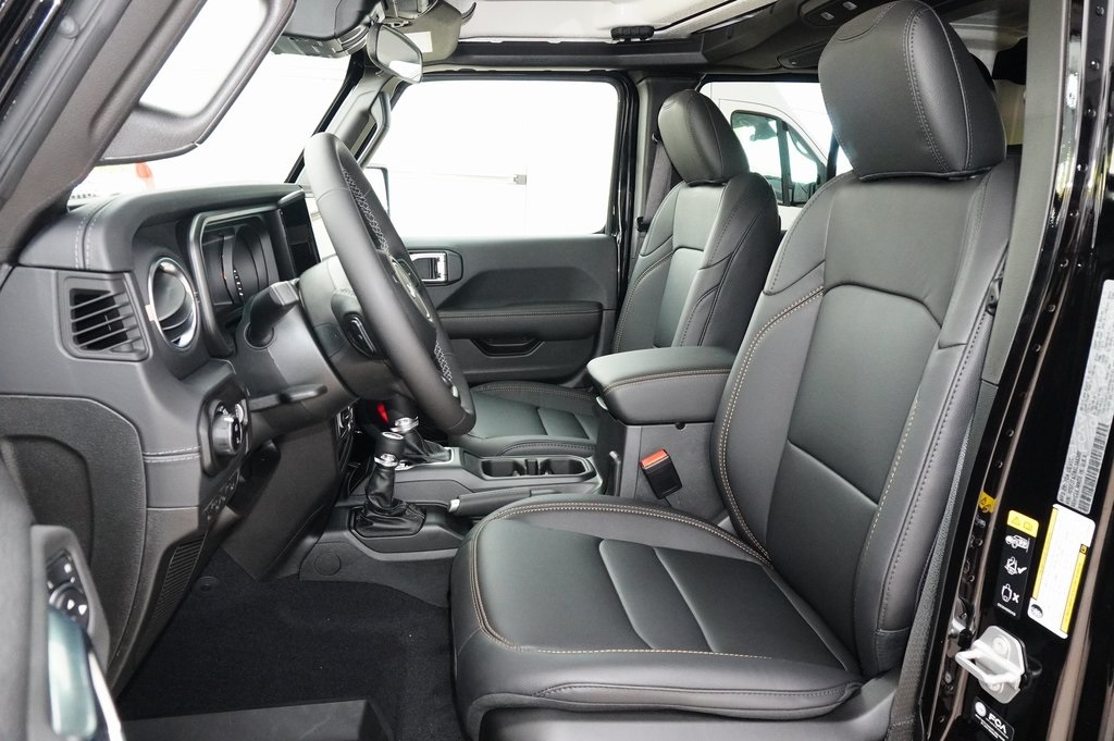 New Car 2025 Jeep Gladiator  Sport For Sale Under $50,000 In Weatherford, Texas