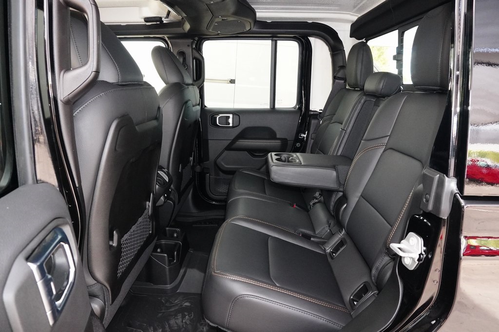 New Car 2025 Jeep Gladiator  Sport For Sale Under $50,000 In Weatherford, Texas