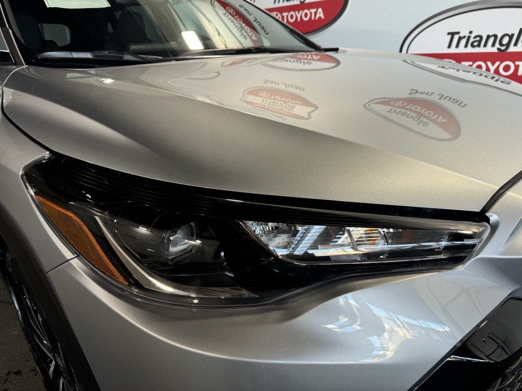 Thumbnail: 2025 Toyota Corolla Cross - 11