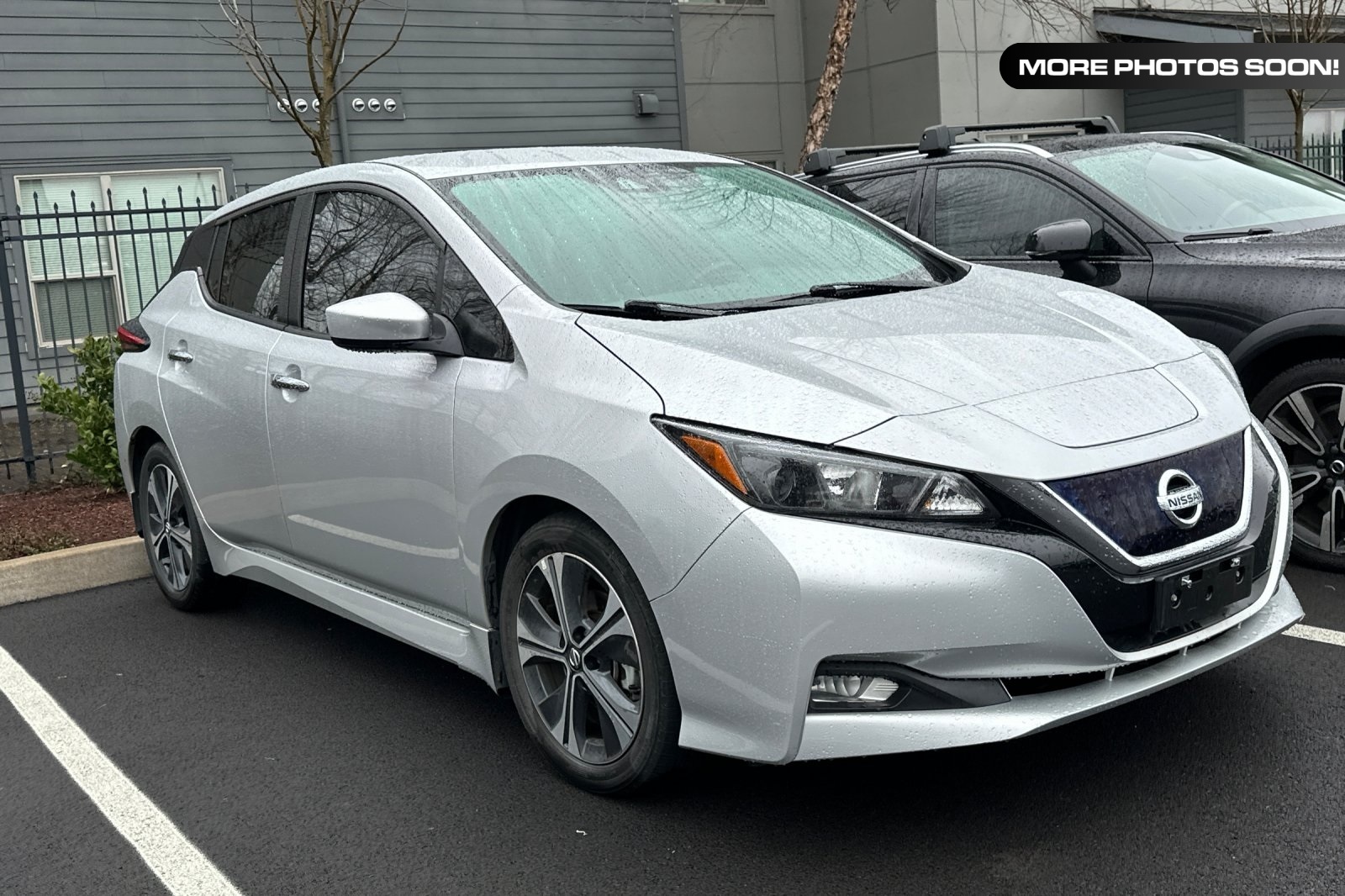 2022 Nissan LEAF SV FWD