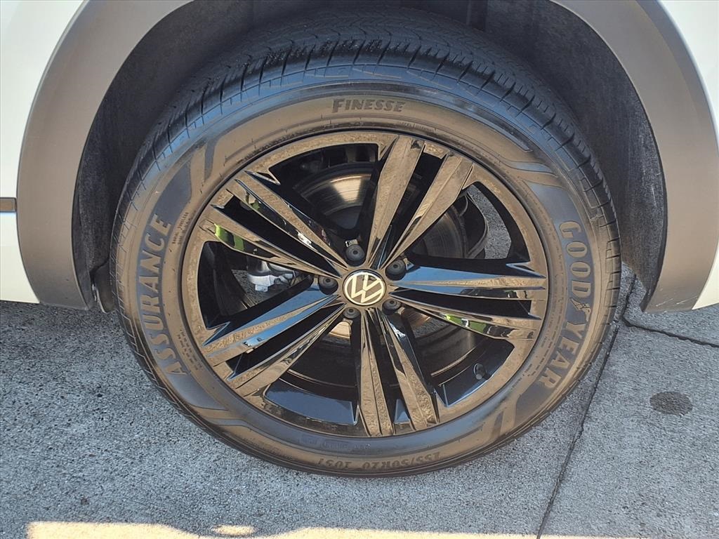 2023 Volkswagen Atlas Cross Sport 3.6L V6 SEL R-Line White at Bayshore Chrysler Jeep Dodge Ram