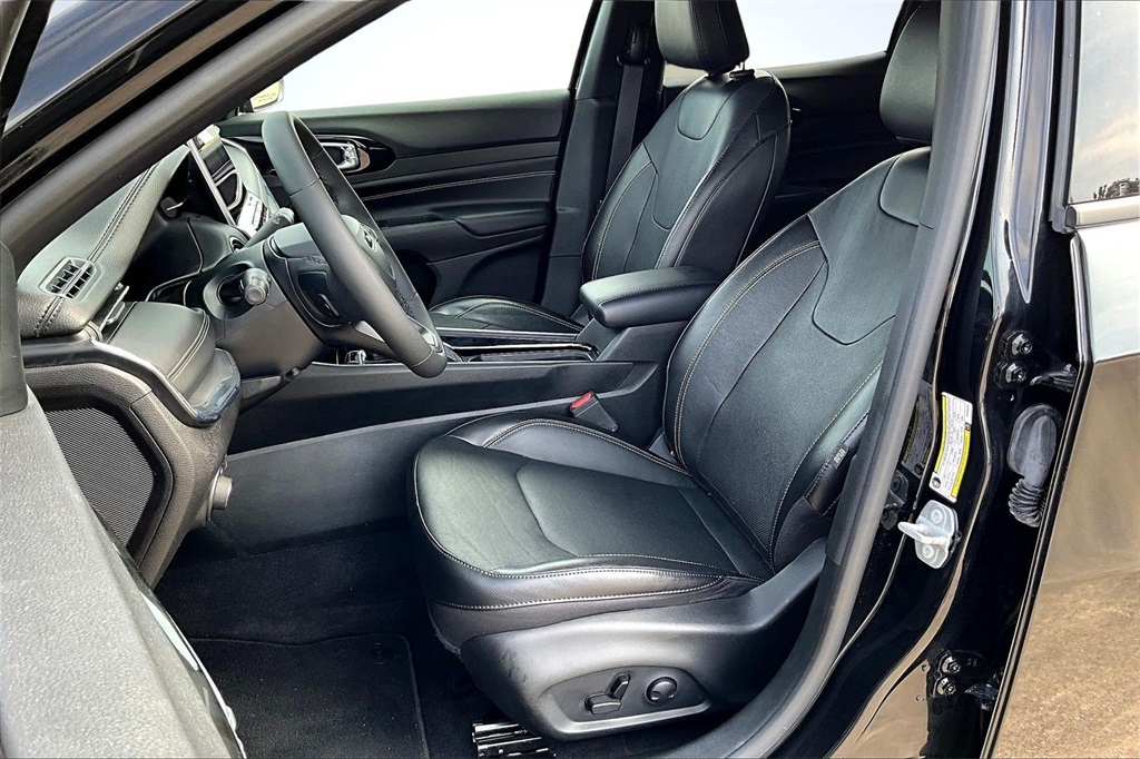 2023 Jeep Compass High Altitude Black at DeMontrond Ford