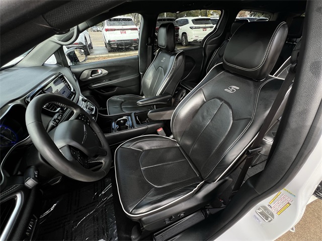 2024 Chrysler Pacifica Limited White at Big Star Chrysler Jeep Dodge Ram 
