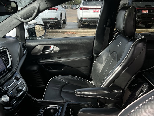 2024 Chrysler Pacifica Limited White at Big Star Chrysler Jeep Dodge Ram 