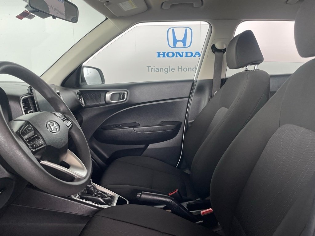 Thumbnail: 2023 Hyundai Venue - 10