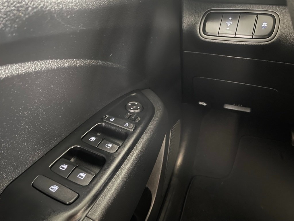 Thumbnail: 2023 Hyundai Venue - 19