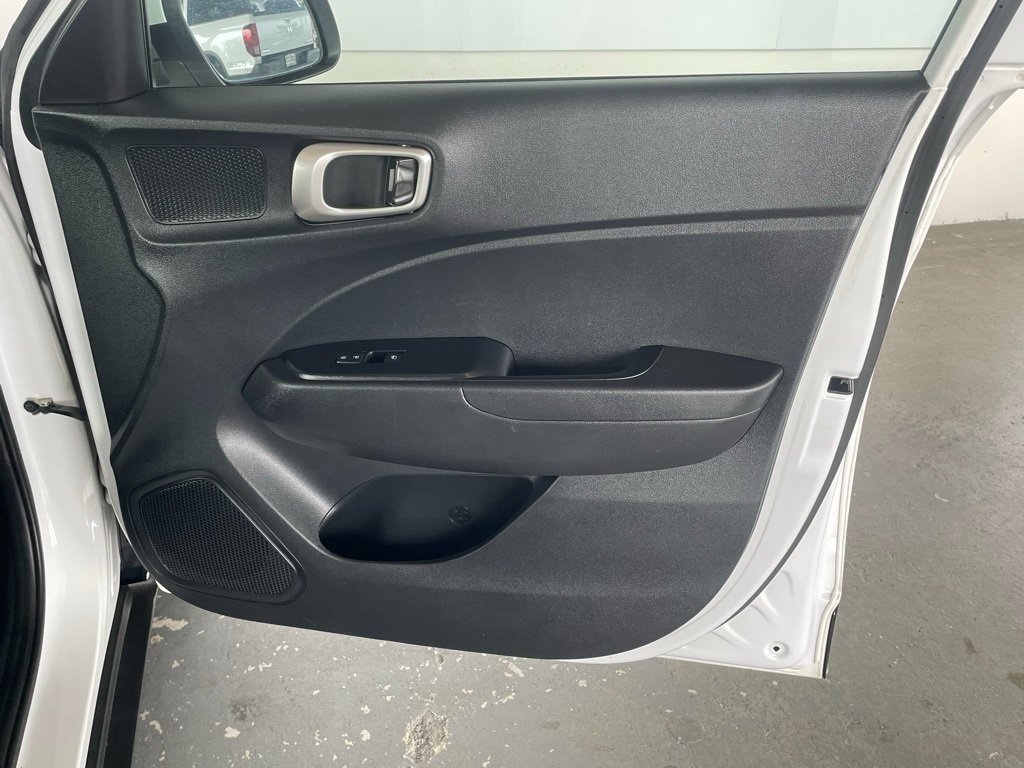 Thumbnail: 2023 Hyundai Venue - 20