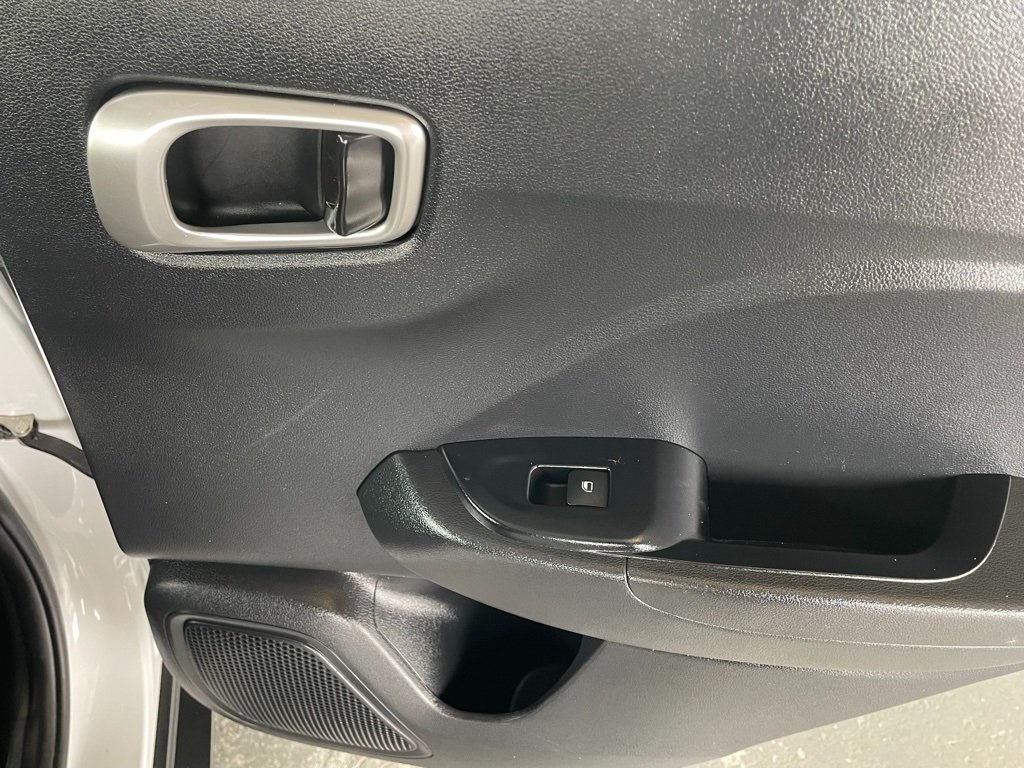 Thumbnail: 2023 Hyundai Venue - 23