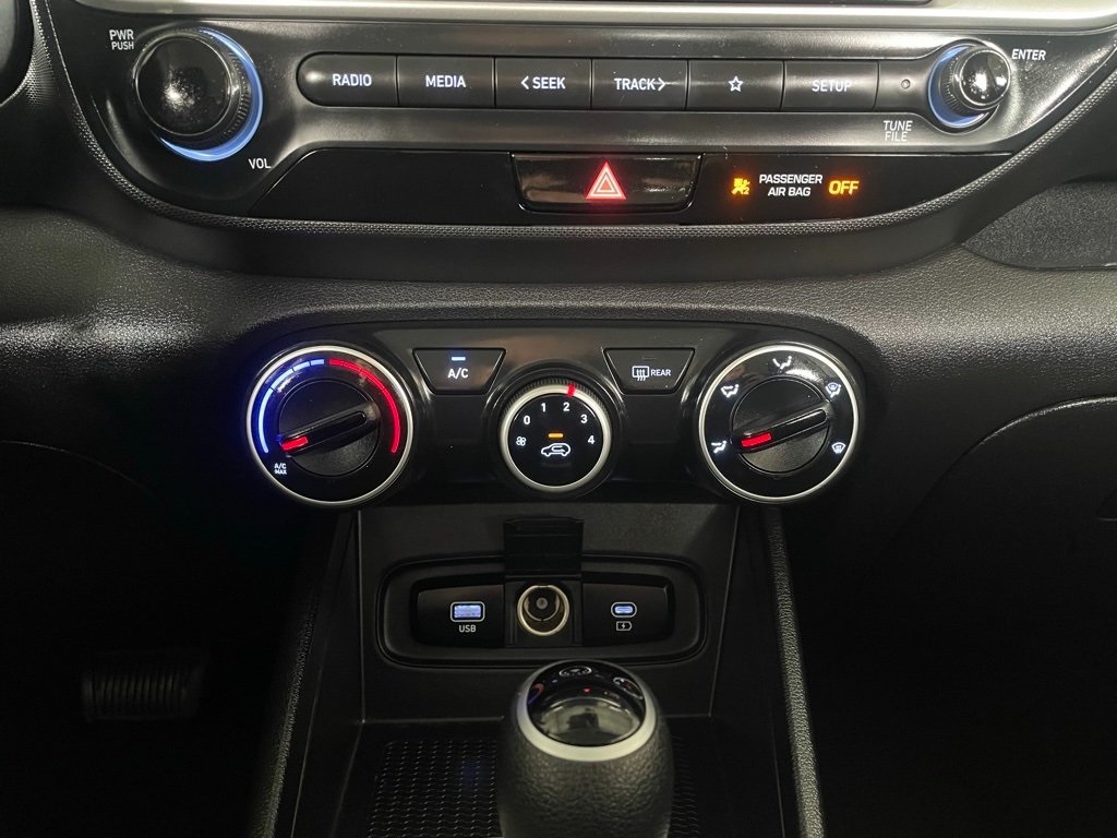 Thumbnail: 2023 Hyundai Venue - 26