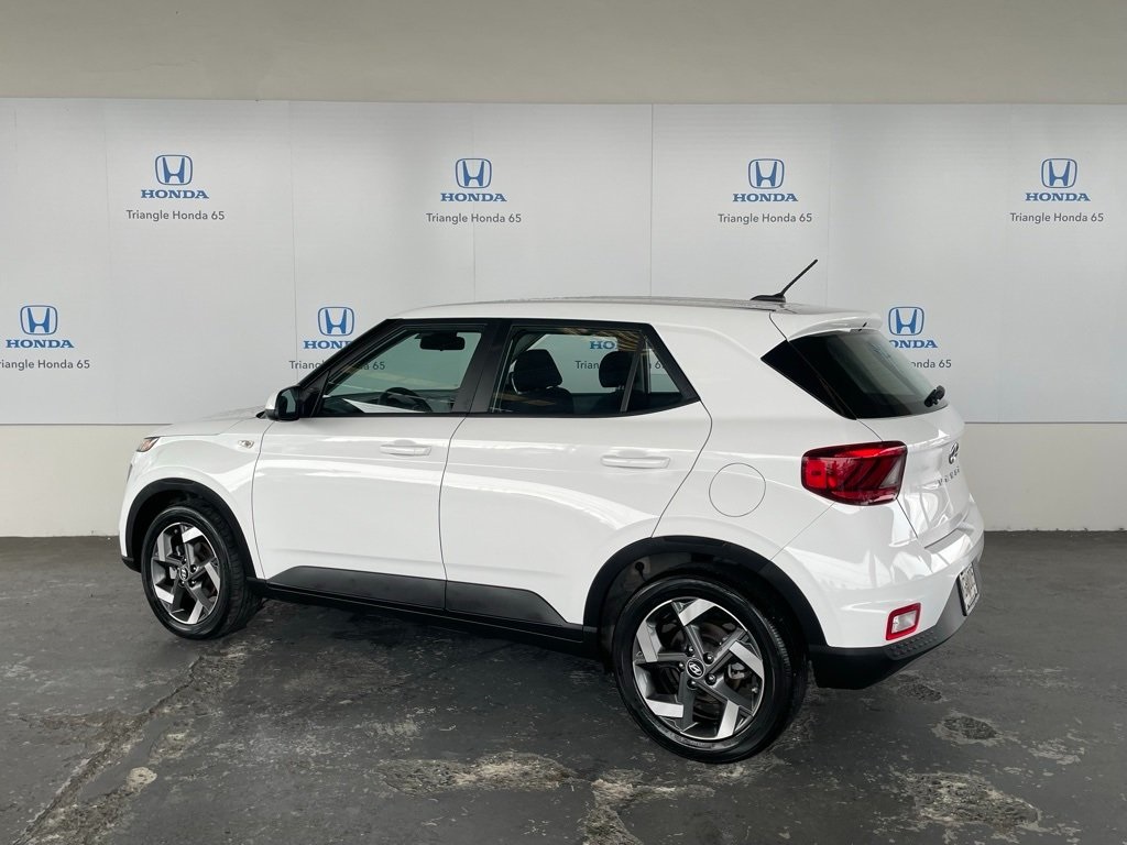 Thumbnail: 2023 Hyundai Venue - 4