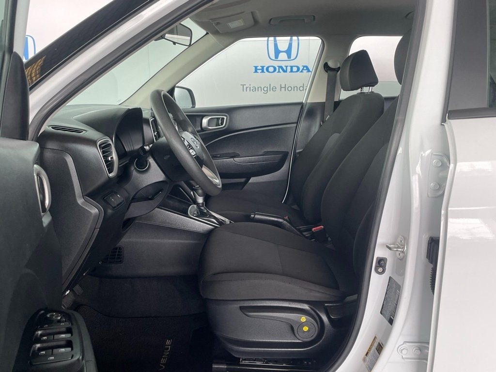 Thumbnail: 2023 Hyundai Venue - 8