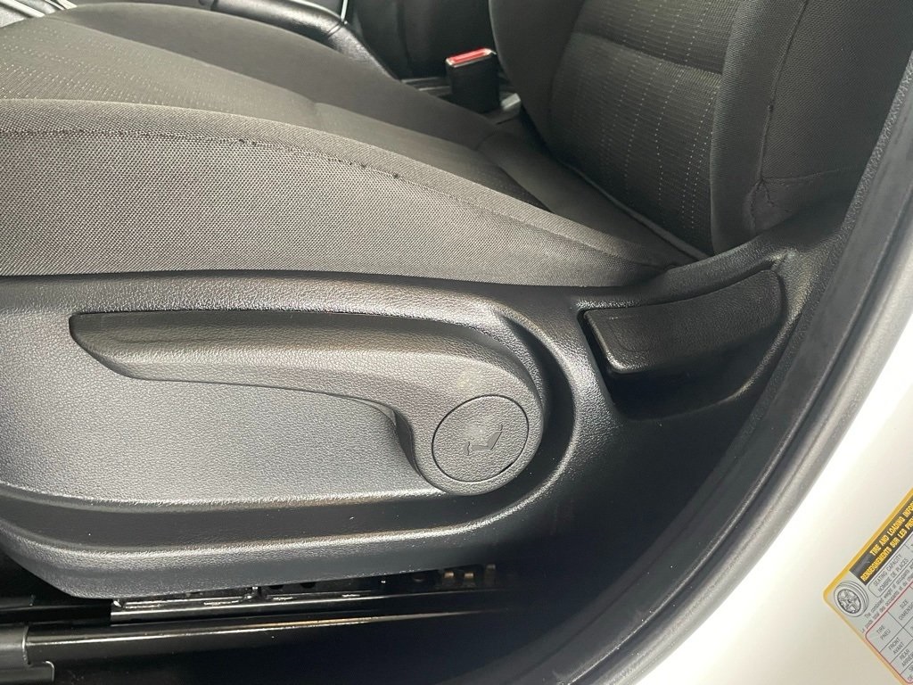 Thumbnail: 2023 Hyundai Venue - 9