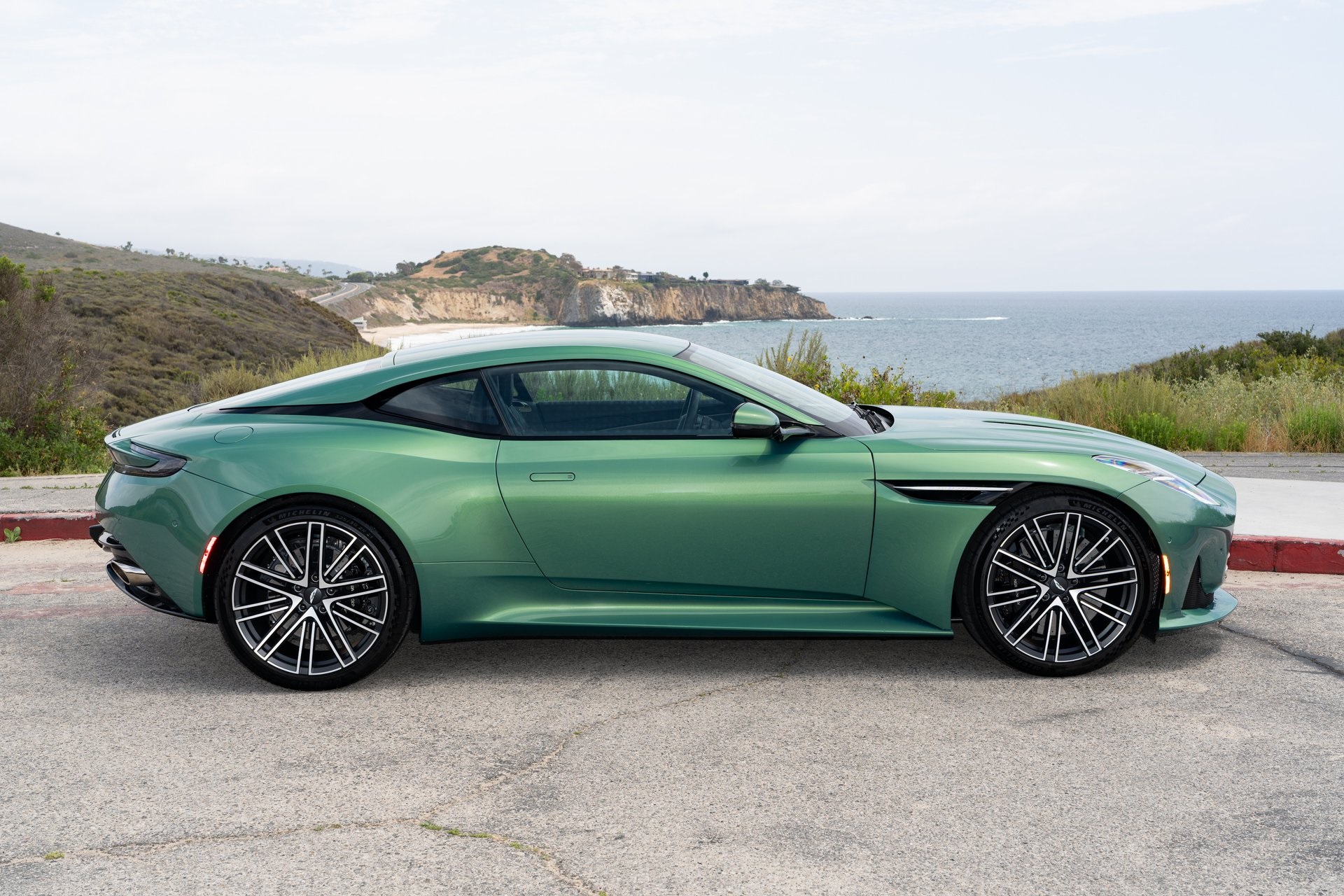 Aston Martin 2024 DB12 