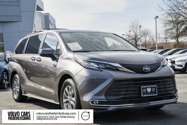 2021 Toyota Sienna XLE 7-Passenger AWD