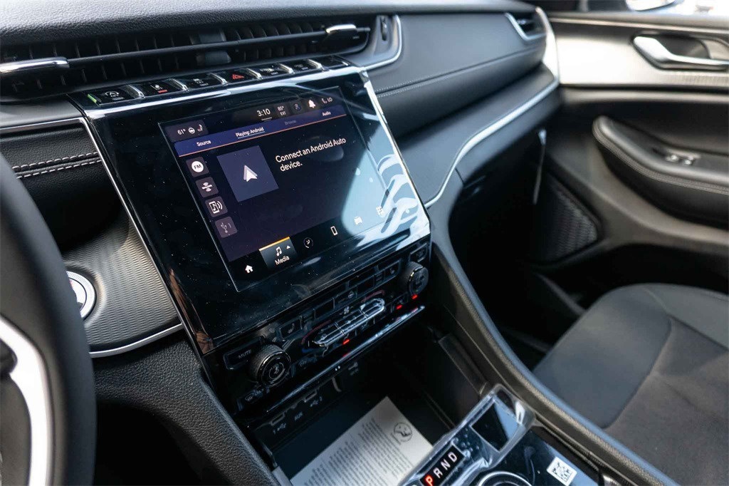 New Car 2025 Jeep Grand Cherokee L  Laredo For Sale Under $40,000 In San Marcos, Texas