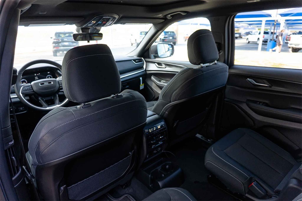 New Car 2025 Jeep Grand Cherokee L  Laredo For Sale Under $40,000 In San Marcos, Texas